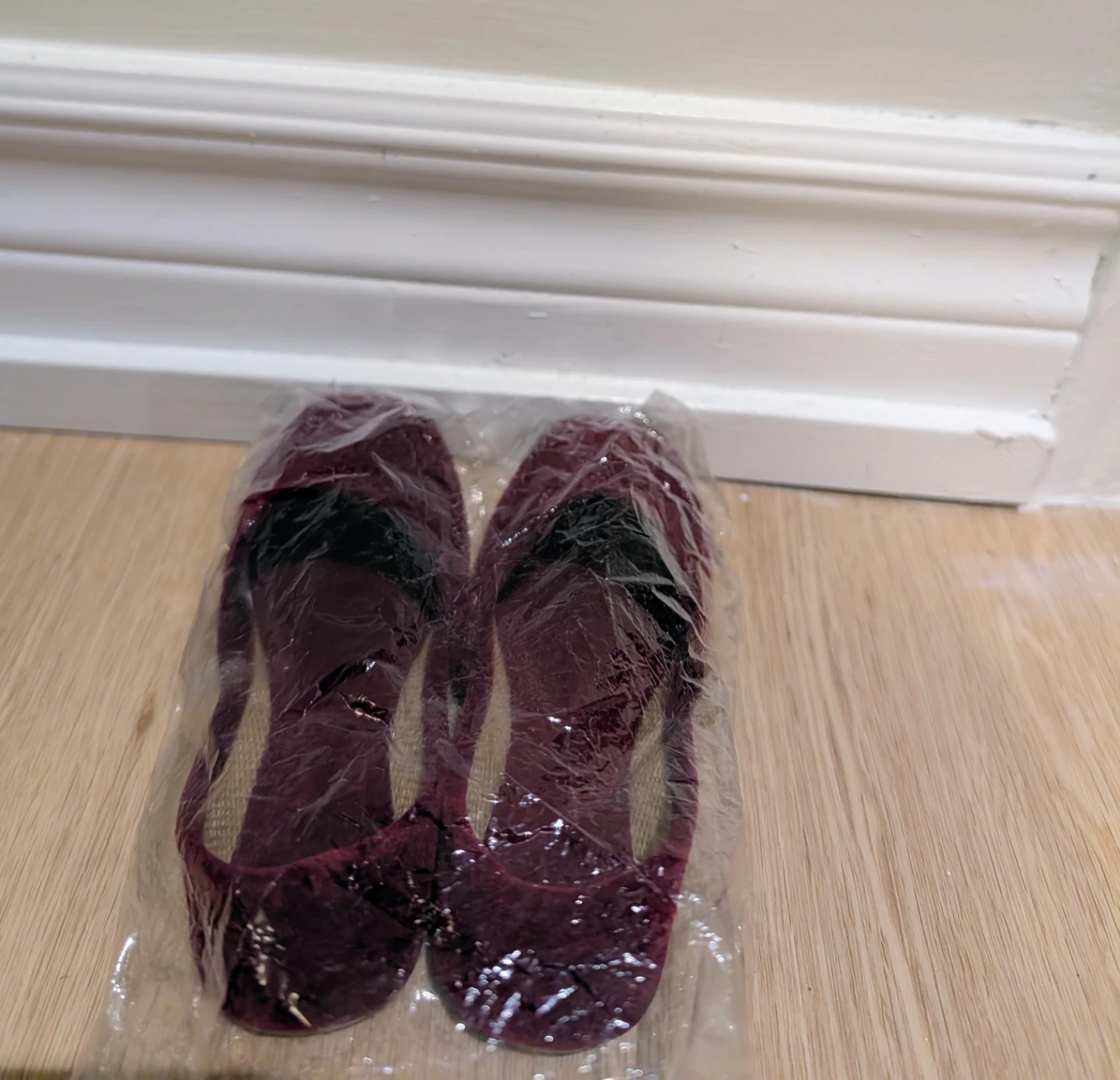 Burgundy Velvet Khusa toddler size 6 - photo 3