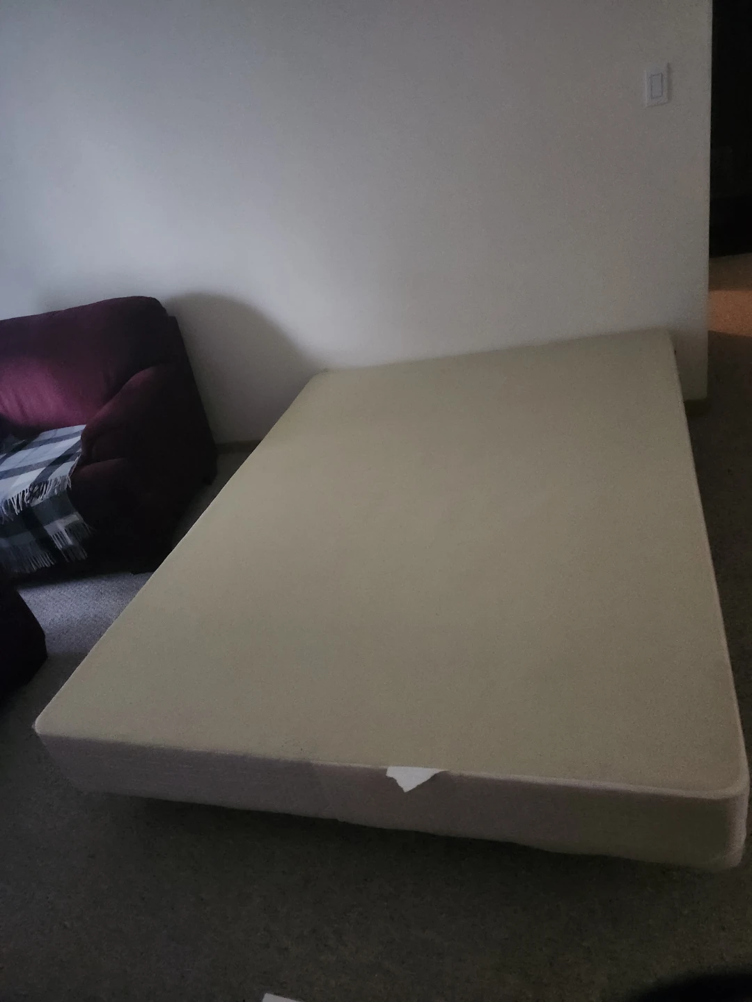 Queen mattress boxspring and metal frame - photo 3