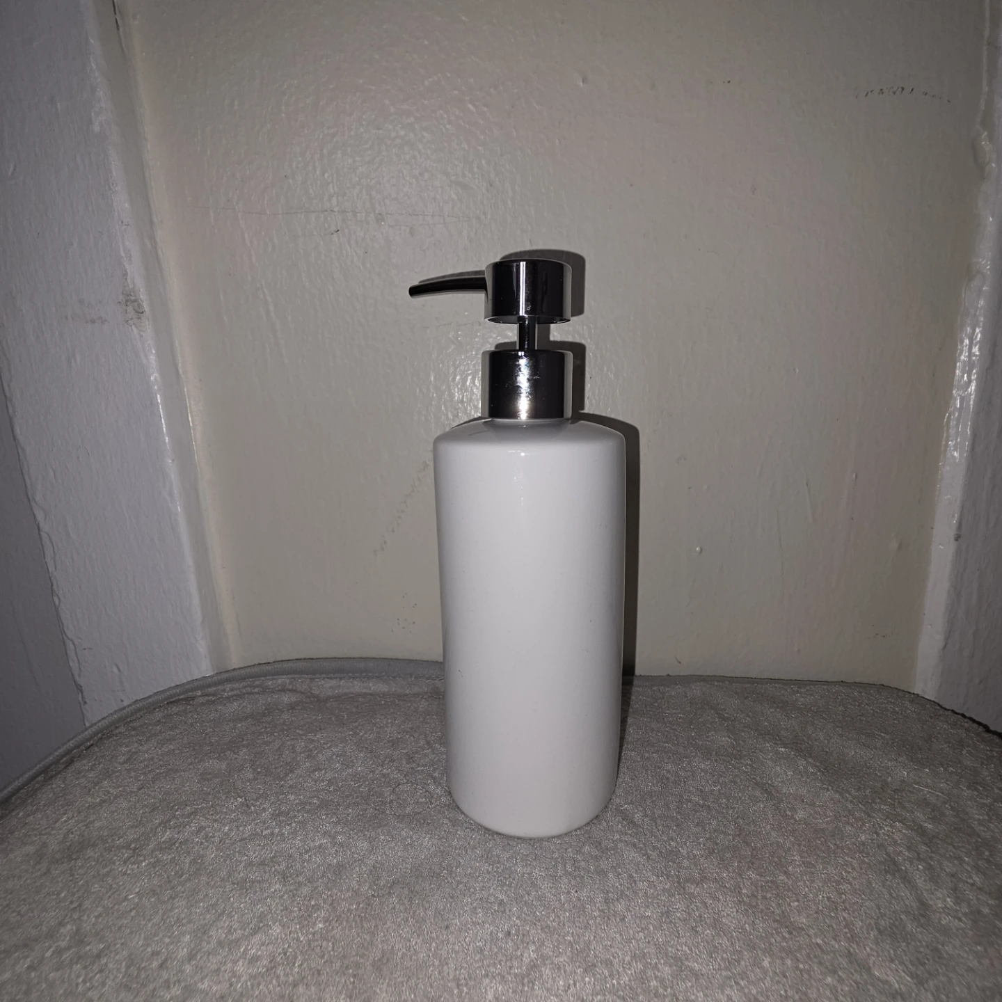 White Soap Dispenser - photo 2