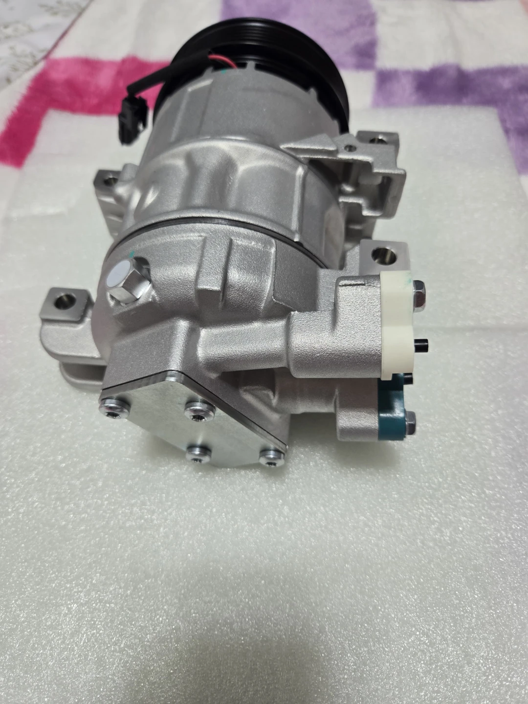 Car Air Conditioning Compressor - photo 3