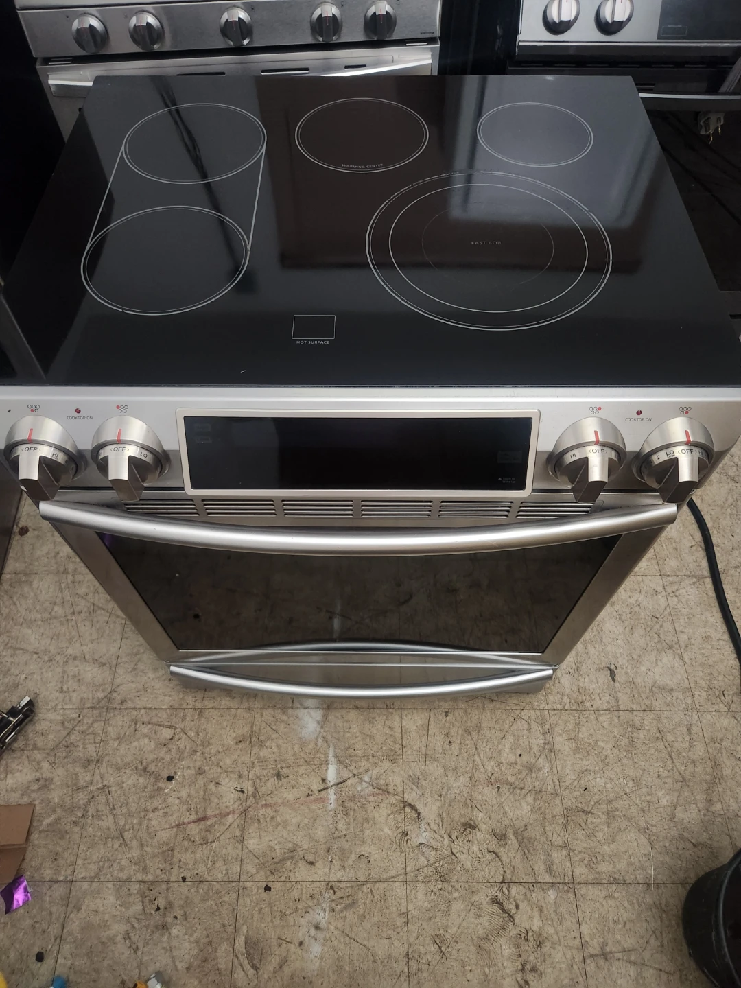 LG Electric Range with Smooth Top - photo 2