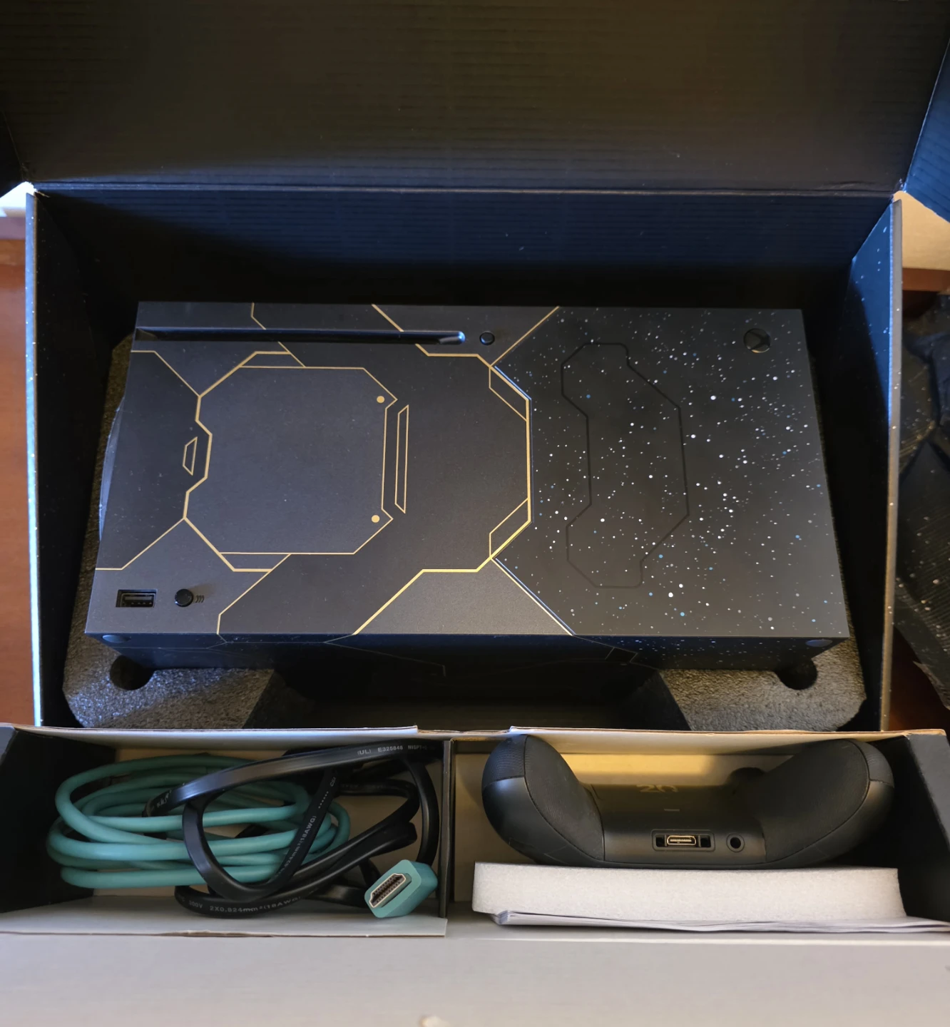 Xbox Series X Halo Infinite Limited Edition Console - photo 4