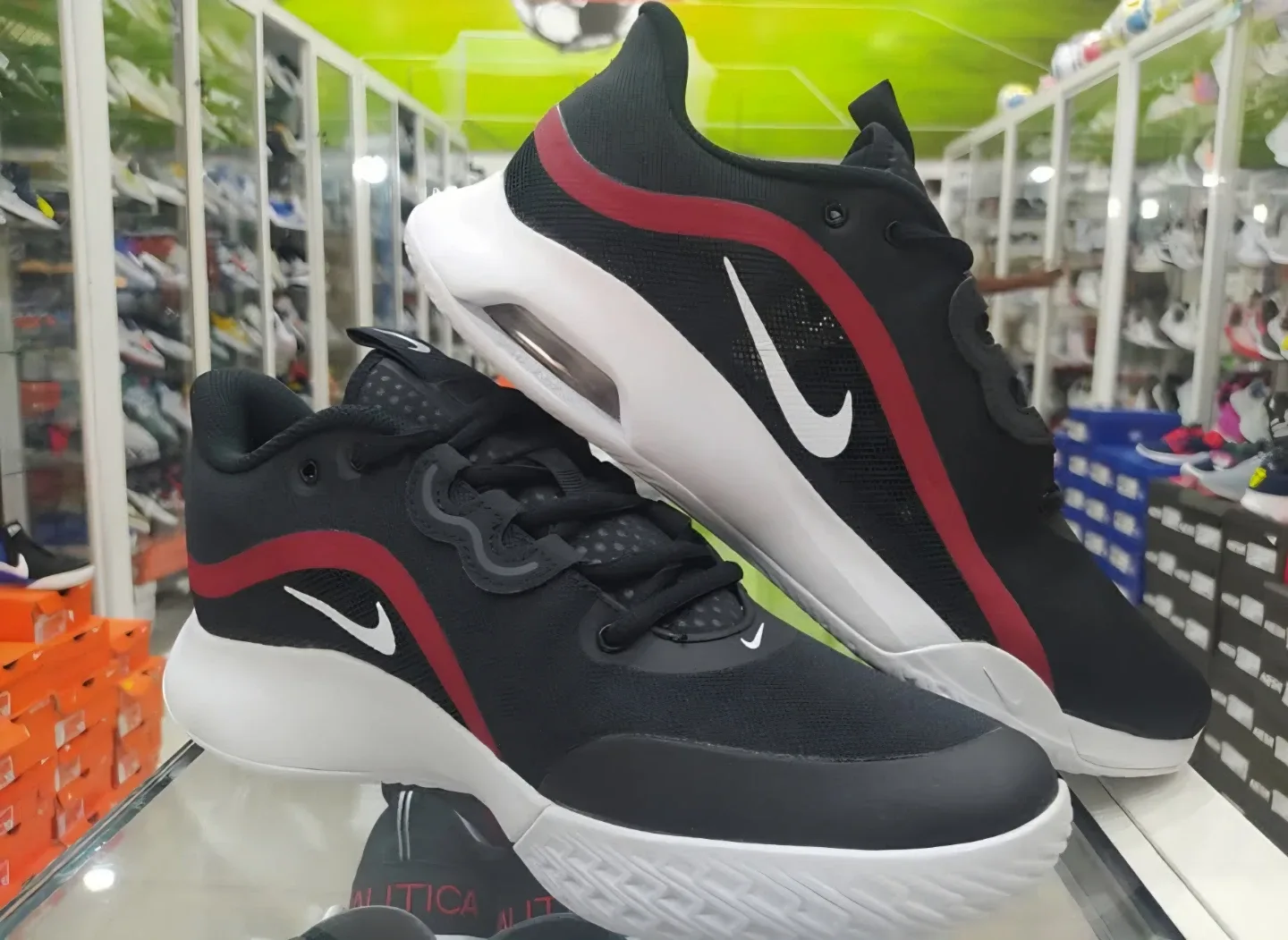 Nike Men's air max volley