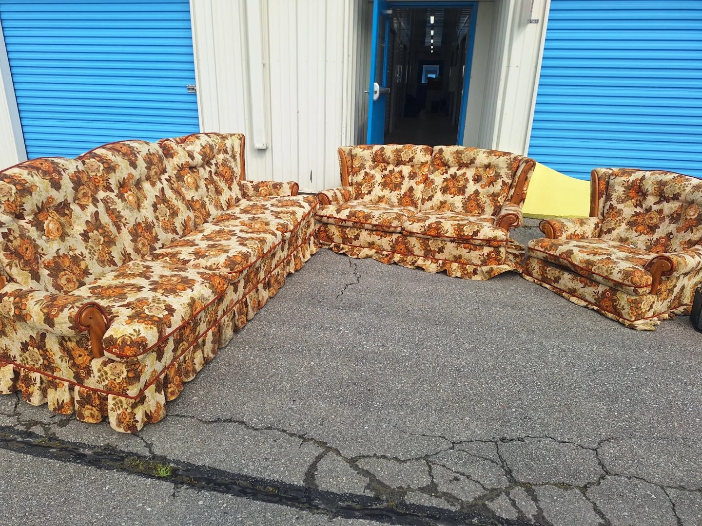 Vintage Floral Sofa and Armchairs Set