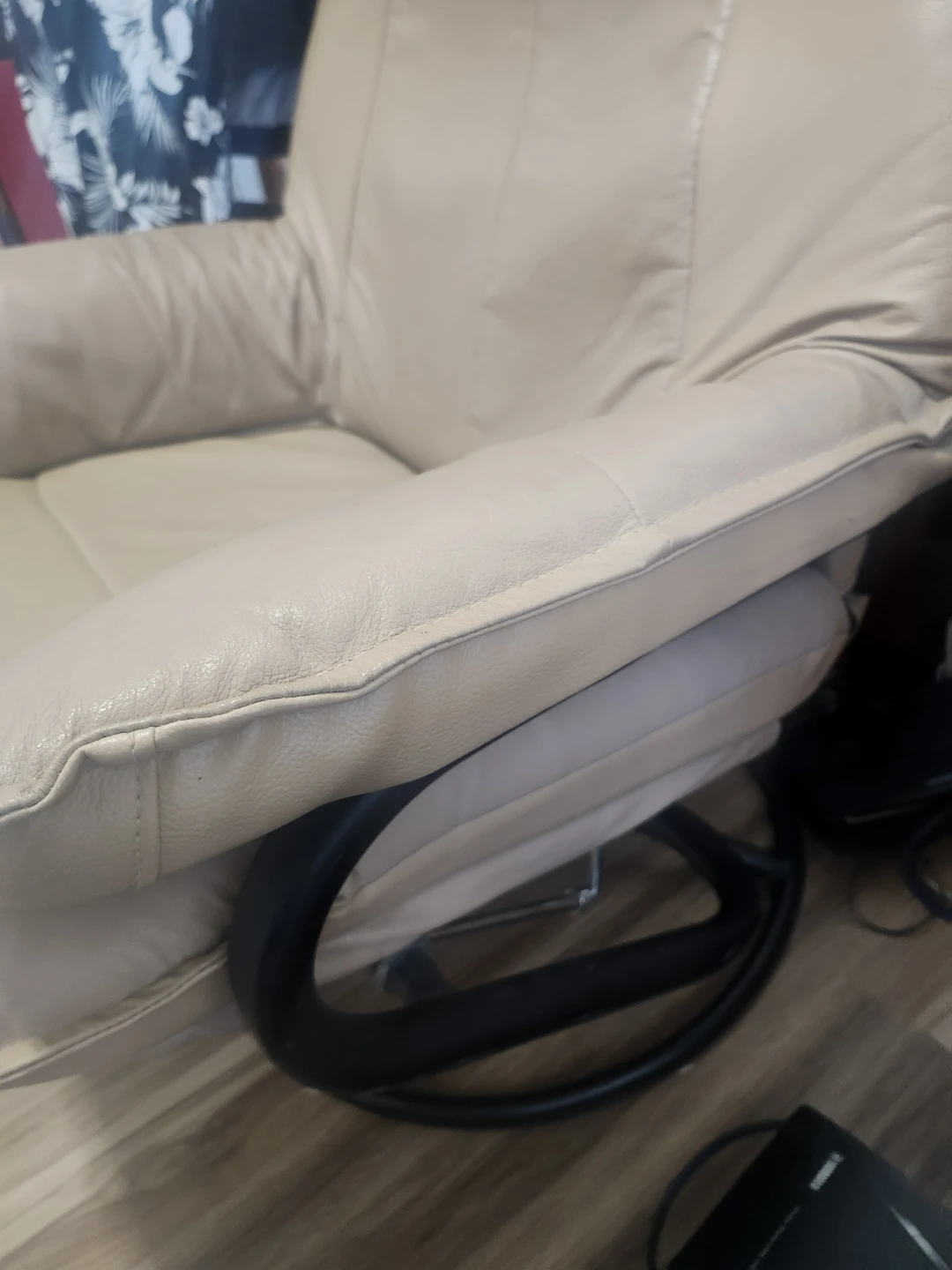 Tan Leather Recliner Chair - photo 2