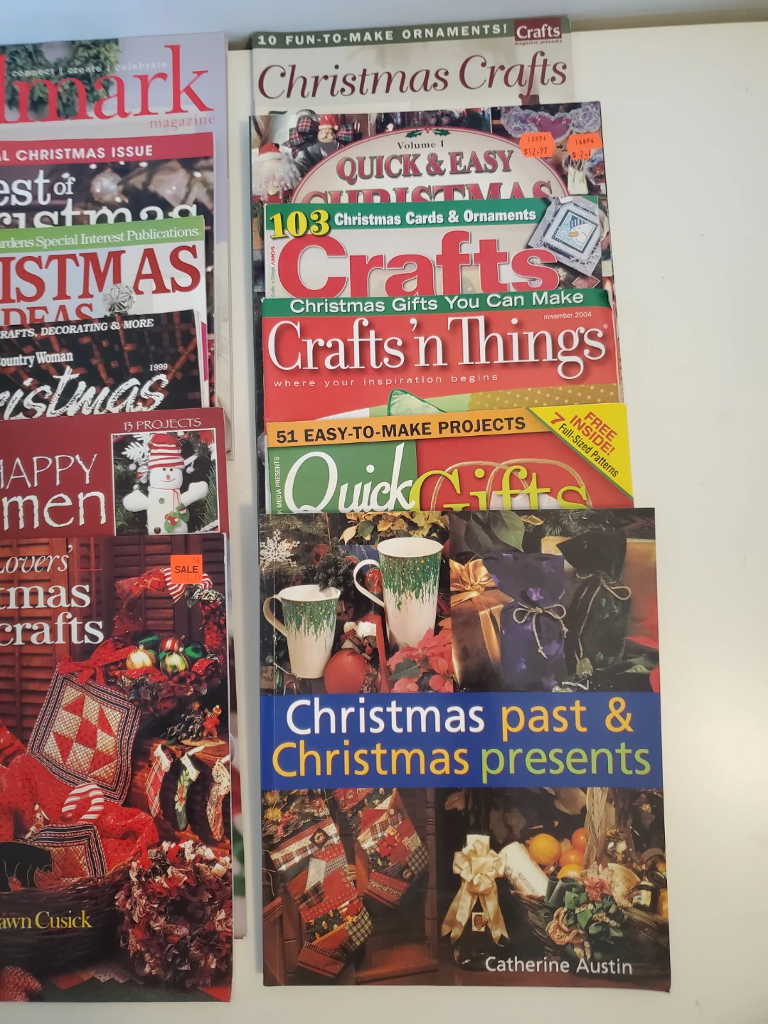 Lot of 14 Christmas Craft and Idea Books & Magazines - photo 3