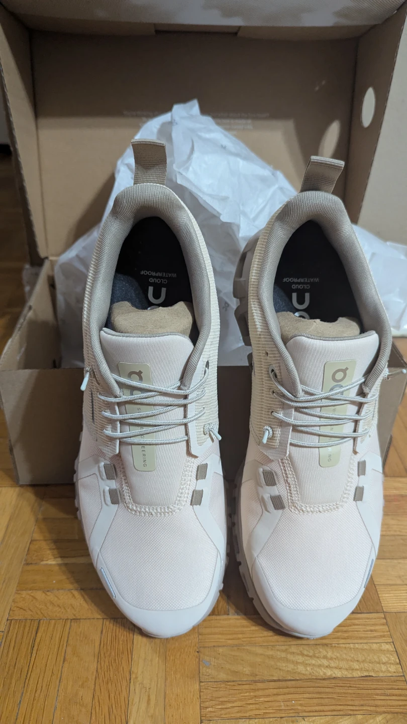 BRAND new ON cloud 6 WP women's shoes for sale - photo 2