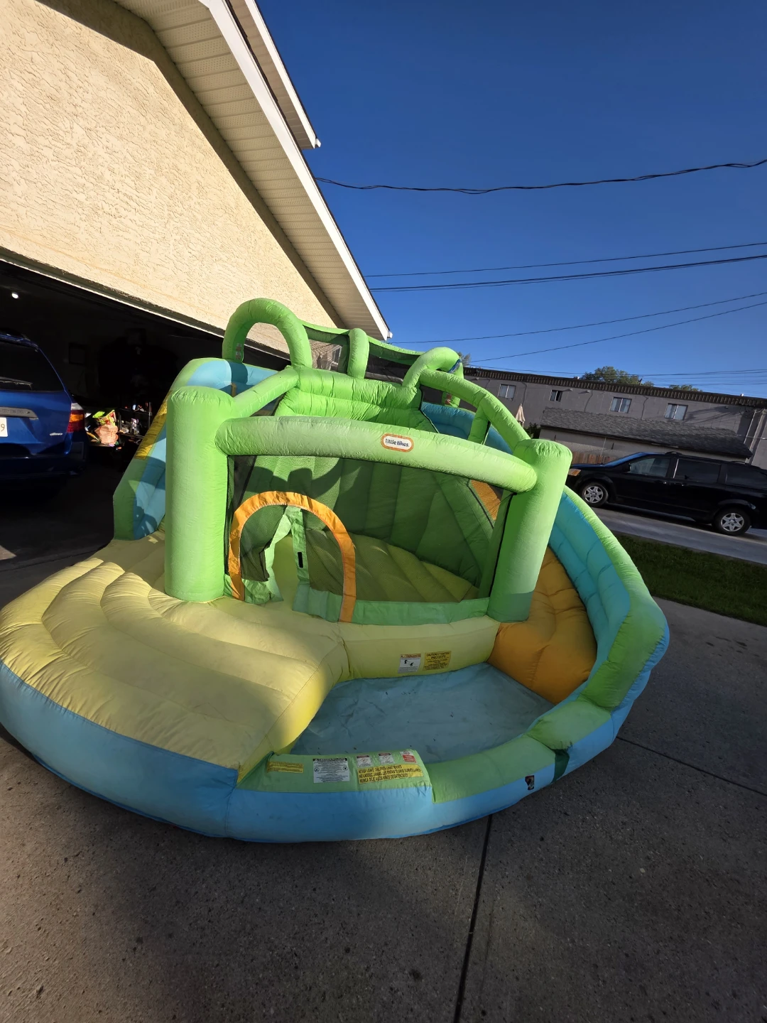 Bouncy castle/slide/pool - photo 4