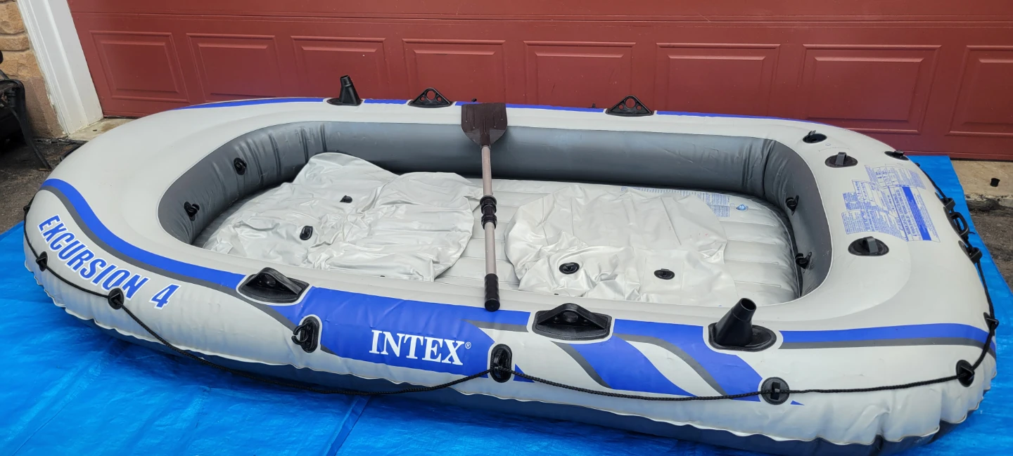 Intex Excursion 4 Inflatable Boat Set like NEW - photo 2
