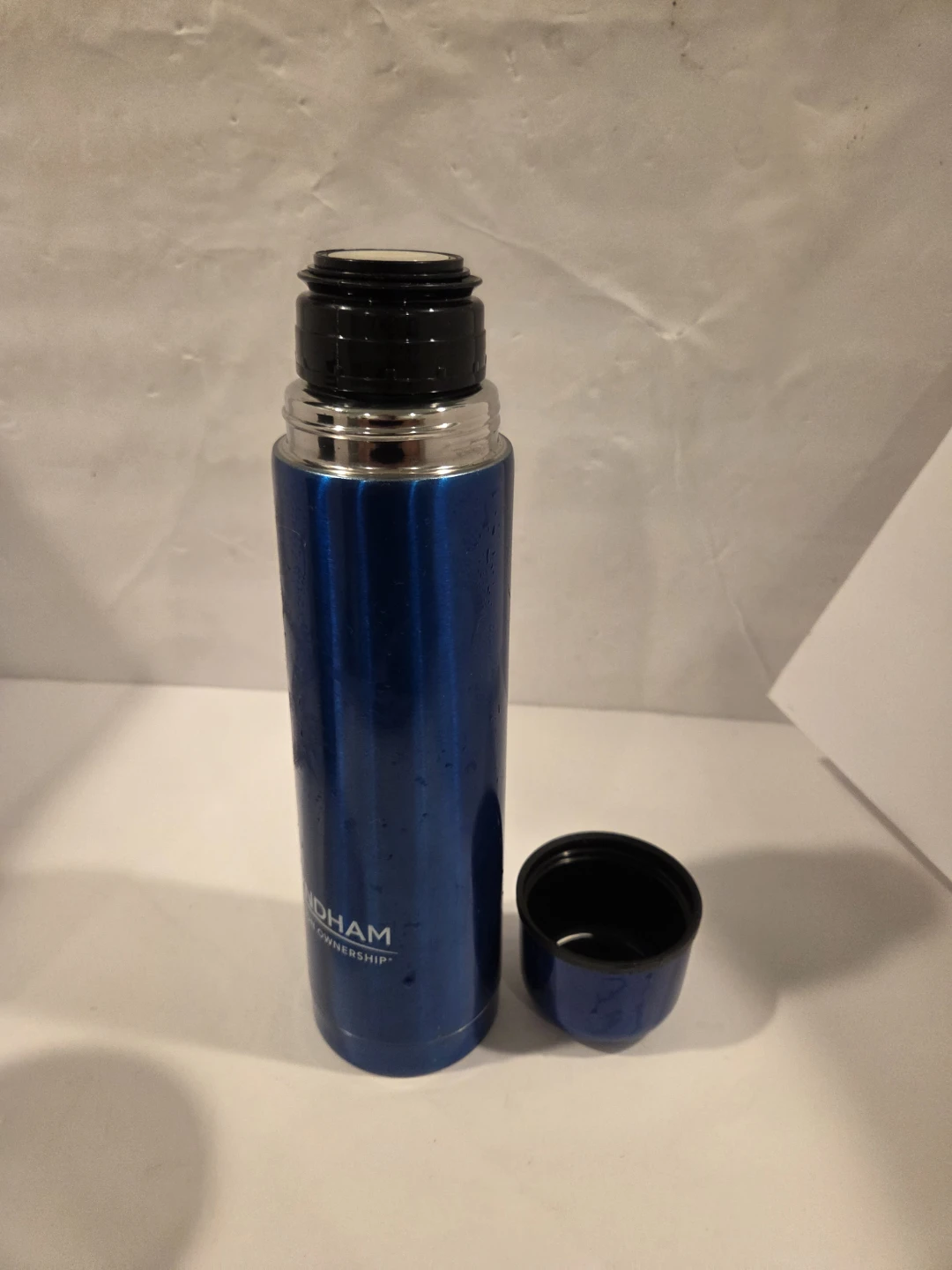 Wyndham Blue Thermos - photo 2