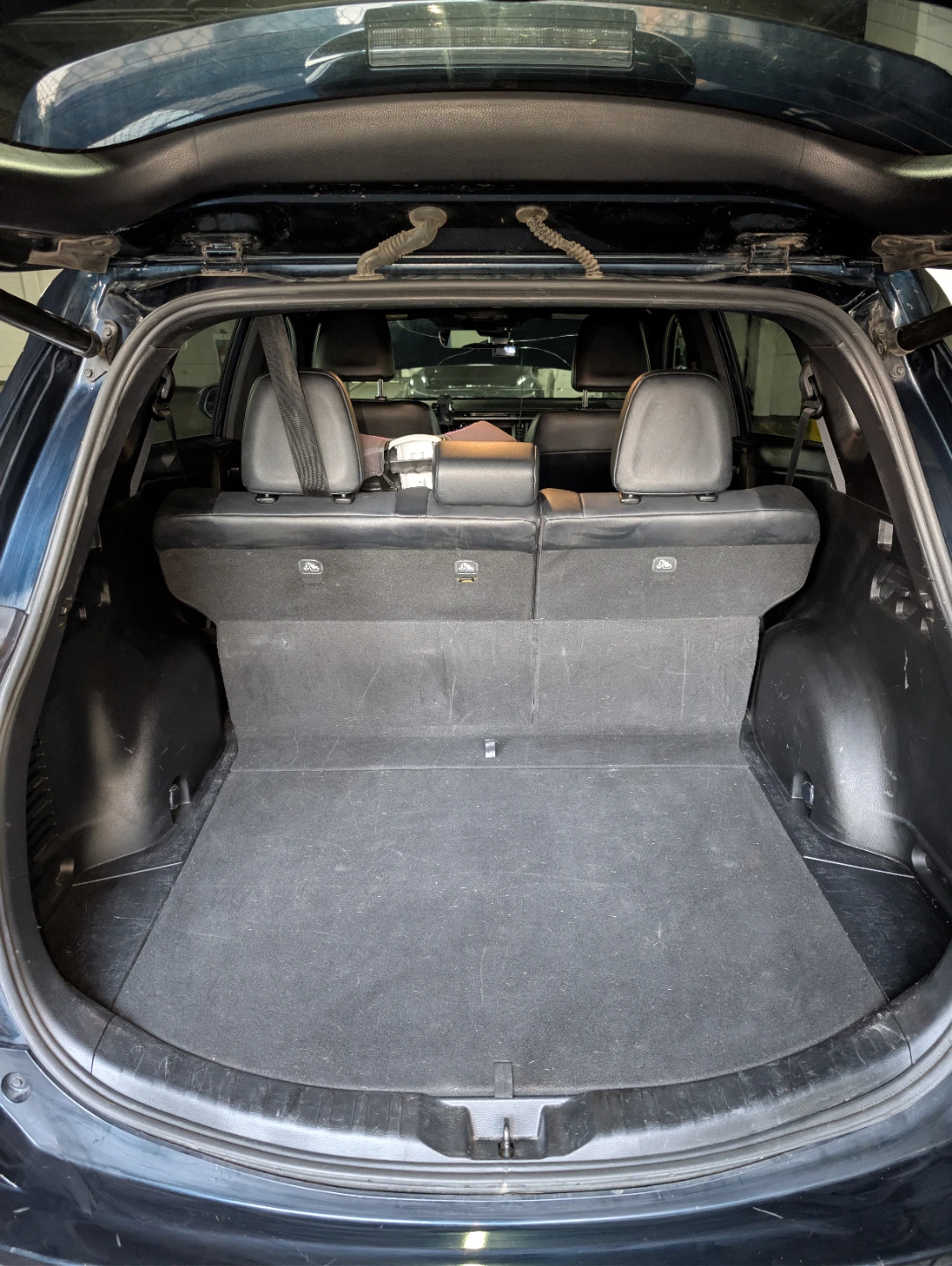 2018 Toyota RAV4 SE AWD - photo 4