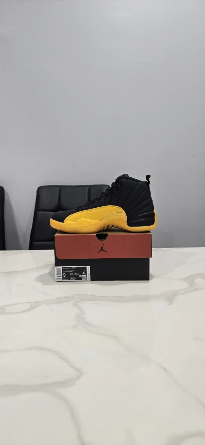 Air Jordan 12 Black University Gold size 9 - photo 3