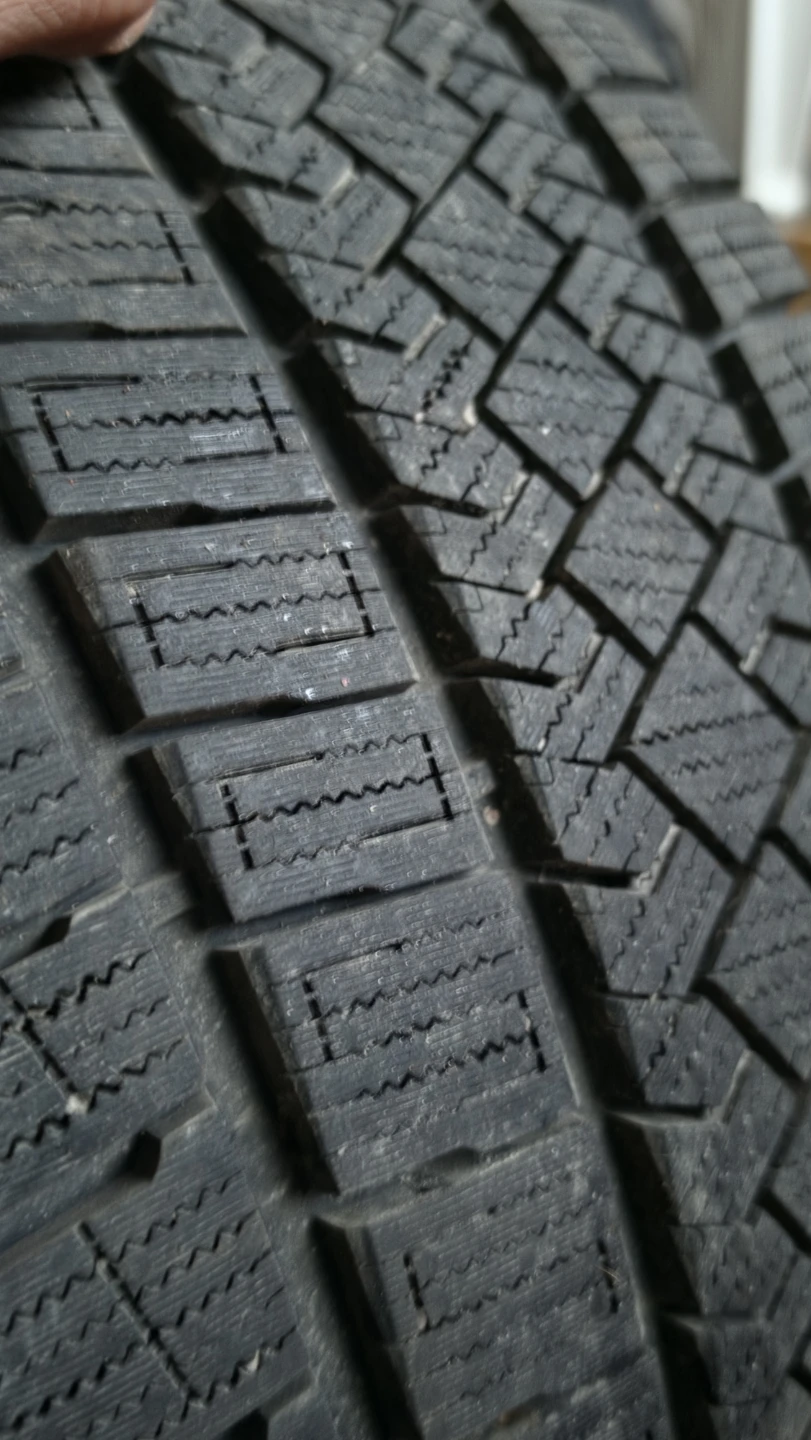 Pirelli Ice Zero FR Winter Tires - 245/40R18 - photo 4