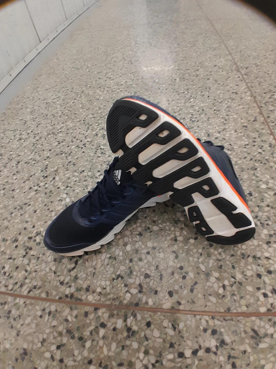 Adidas running shoes Men's Size 10 - photo 2