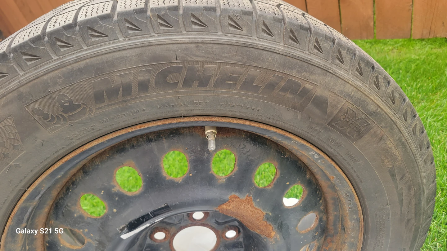 Michelin latitude x-ice tires 235/60/R18 - photo 4