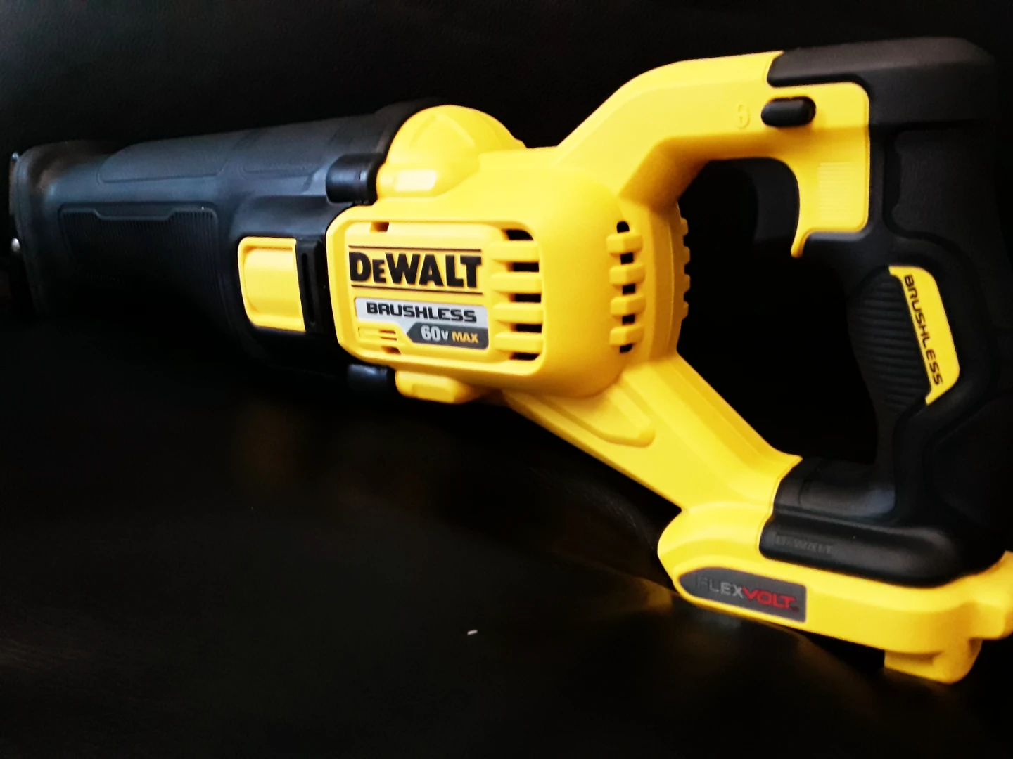 60V Max DeWalt FLEXVOLT Reciprocating Saw - photo 3