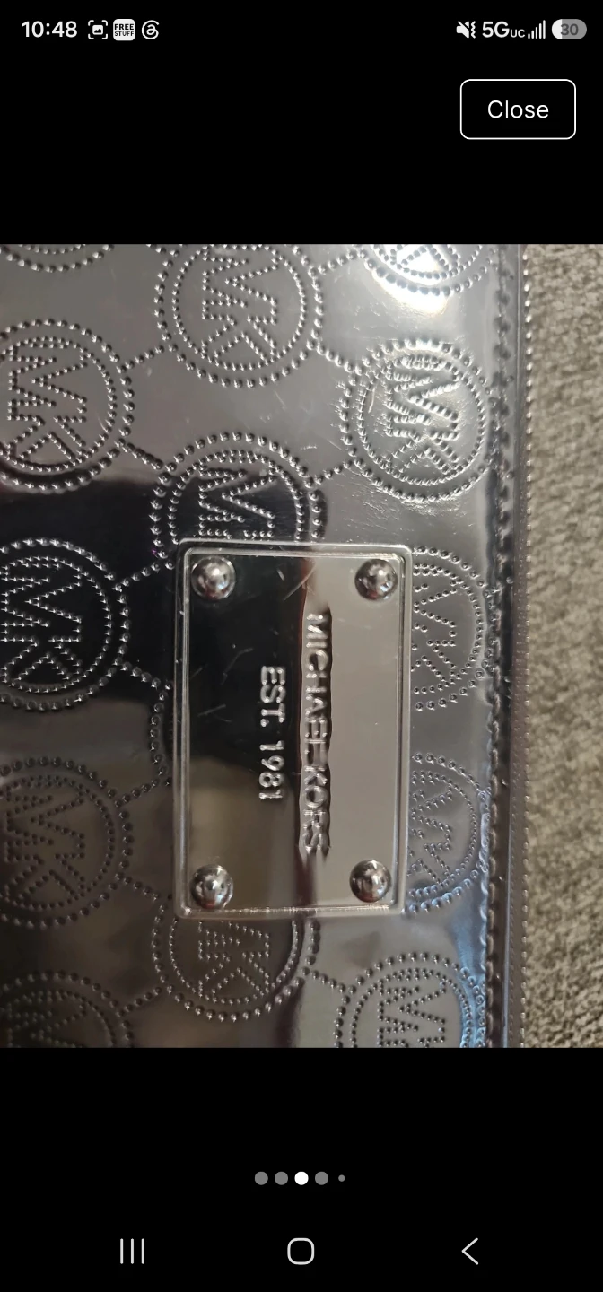Michael Kors Silver Patent Zip Wallet - photo 3