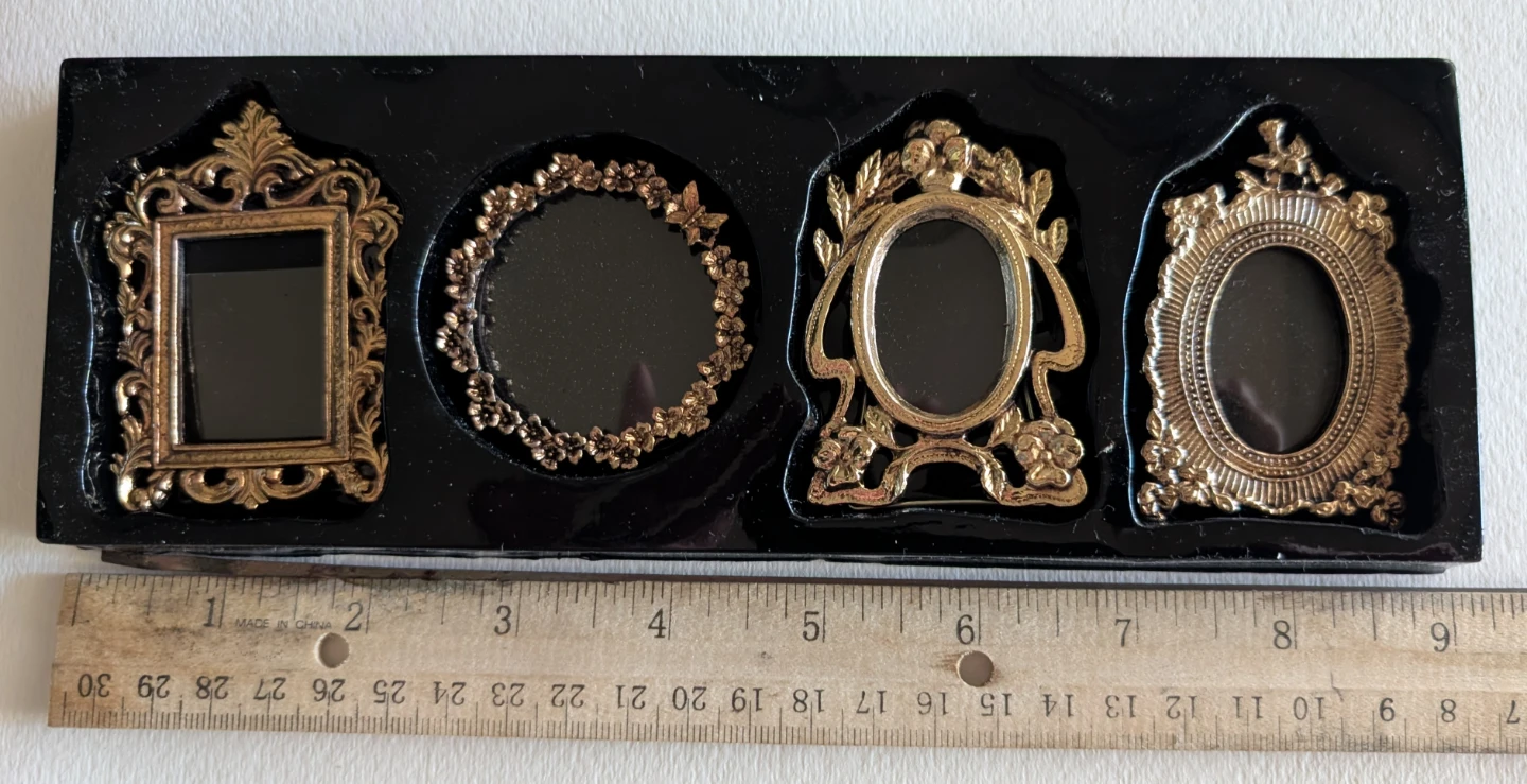 Set of 4 picture frames