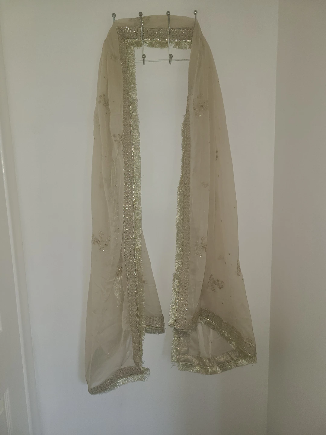 Beautiful Embellished Anarkali Dress with Dupatta and Pants - photo 3
