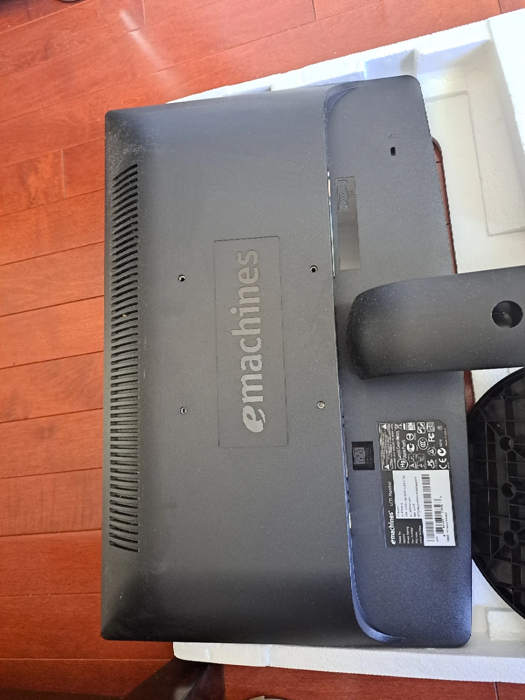 eMachines E183HV LCD Monitor - photo 3