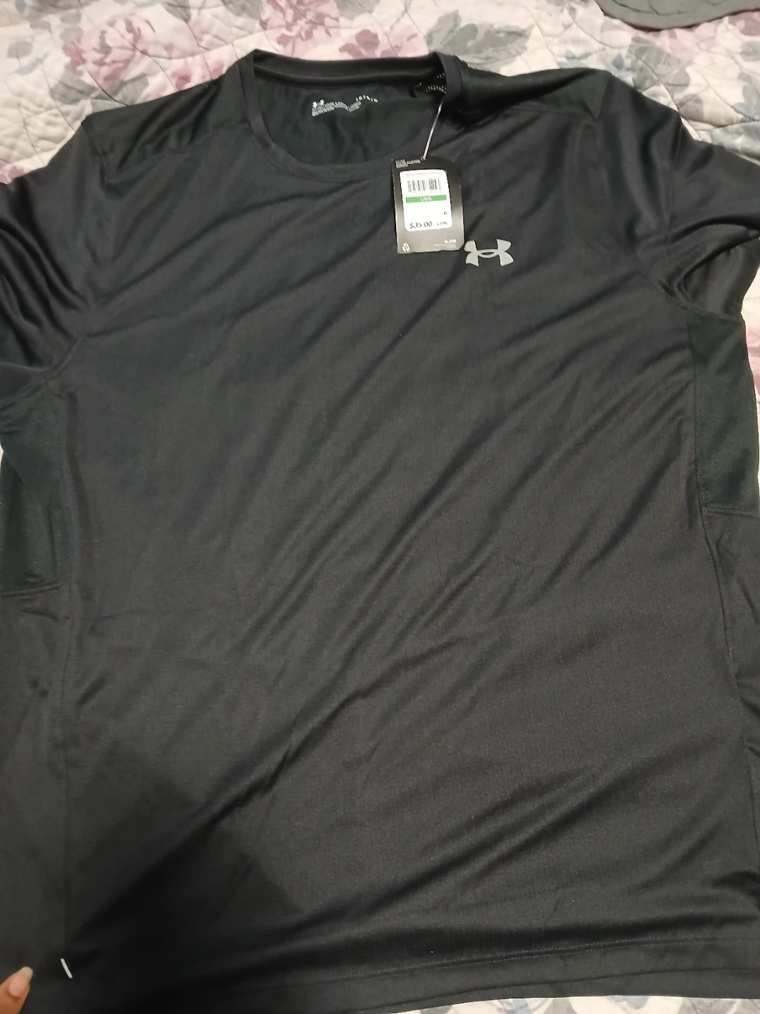 Under Armour Men's Black T-Shirt size L