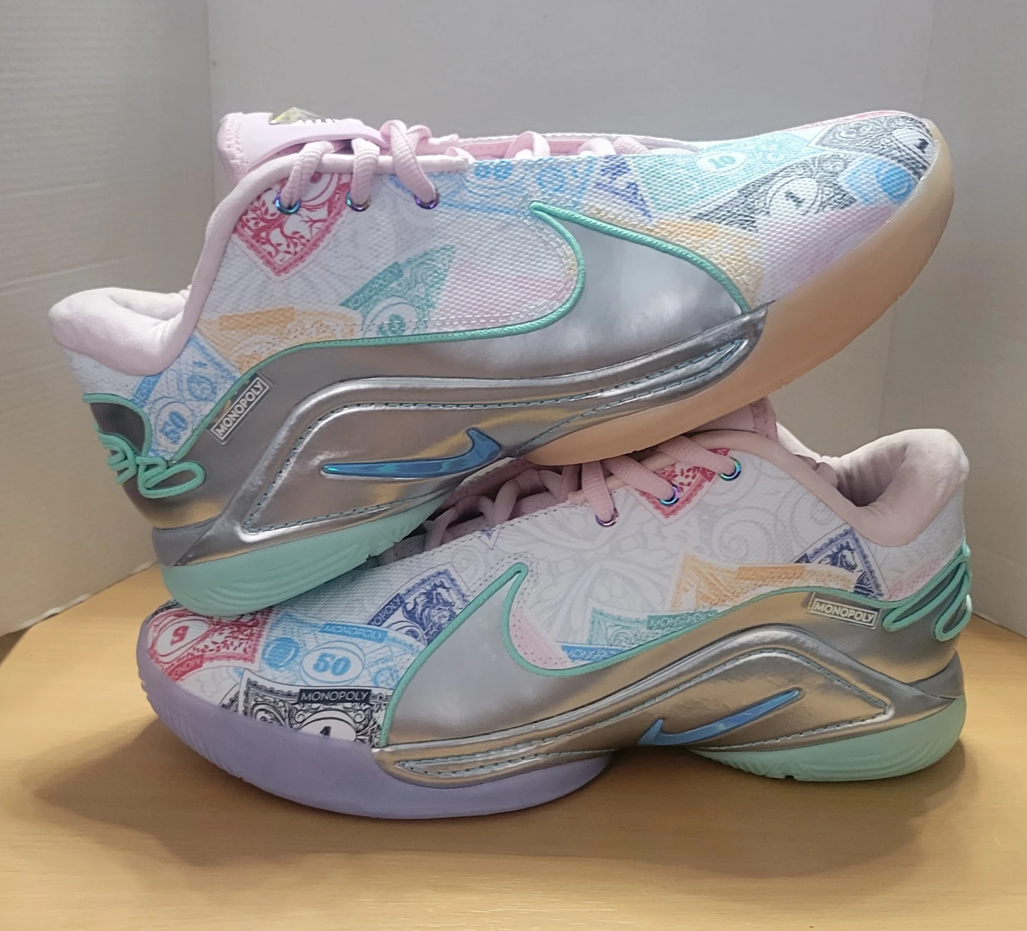 Nike Kyrie Low 5 Monopoly "Money" US 10.5