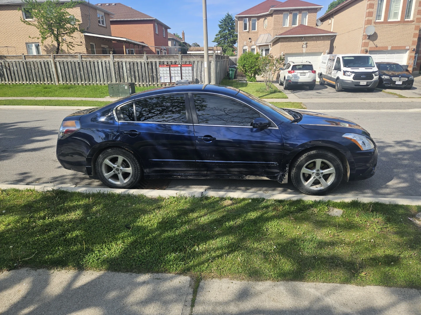 Car - photo 2