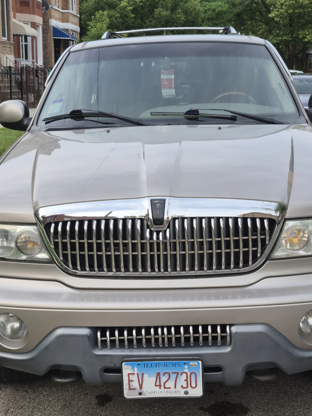 Selling my 2001 Lincoln Navigator - photo 2
