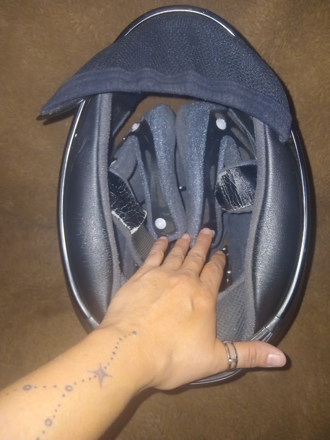 Black Shoei motorcycle helmet - photo 3
