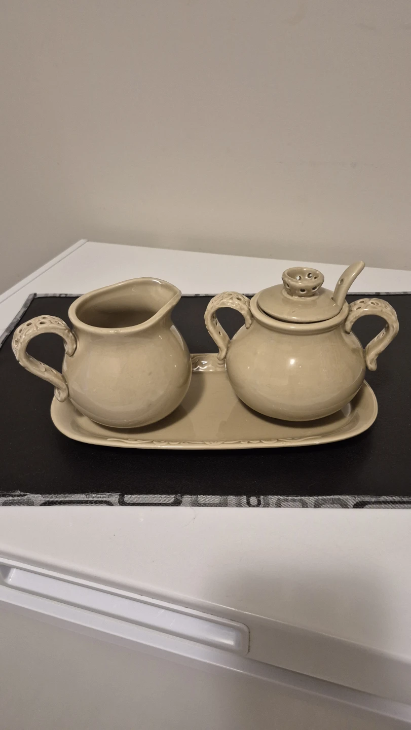 Ceramic Creamer, Sugar Bowl & Oval Tea Biscuit Set - photo 4