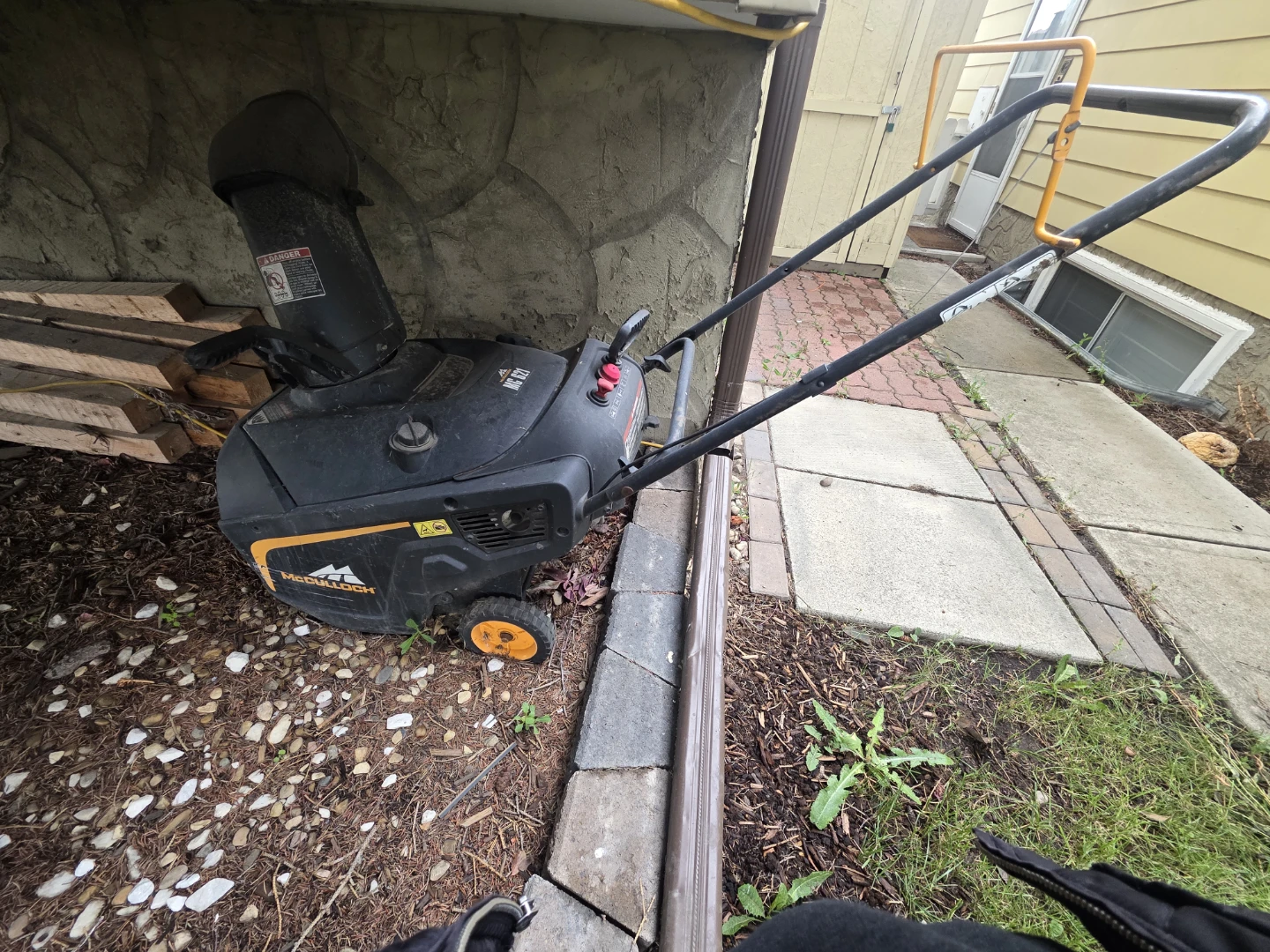 Snow blower