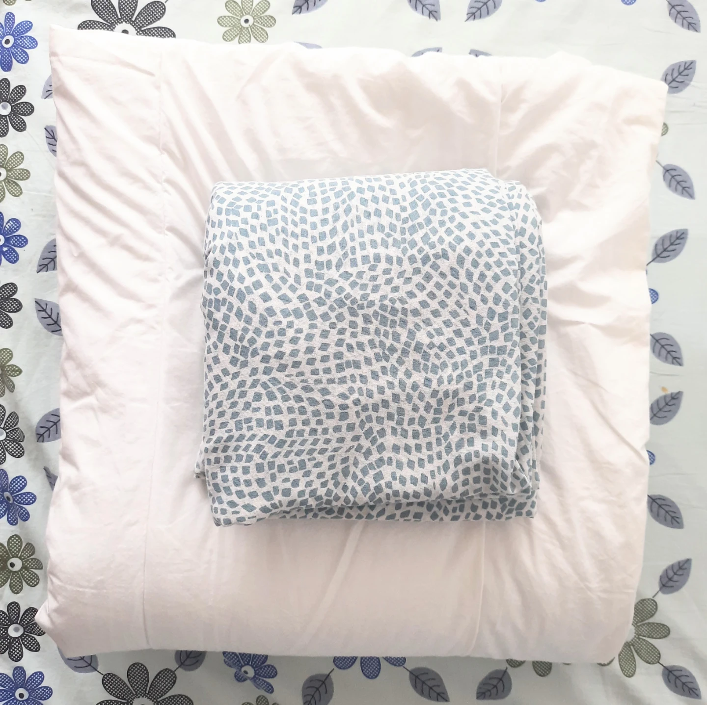 White Blanket with Cotton Cover (double share)
