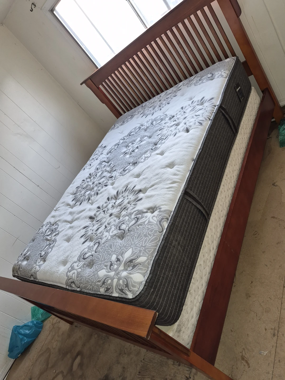 Queen size bed