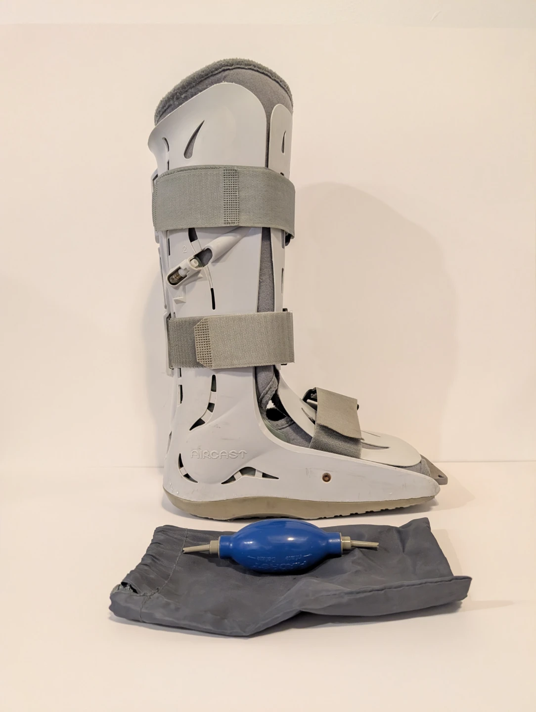 Aircast Walking Boot with Air Pump