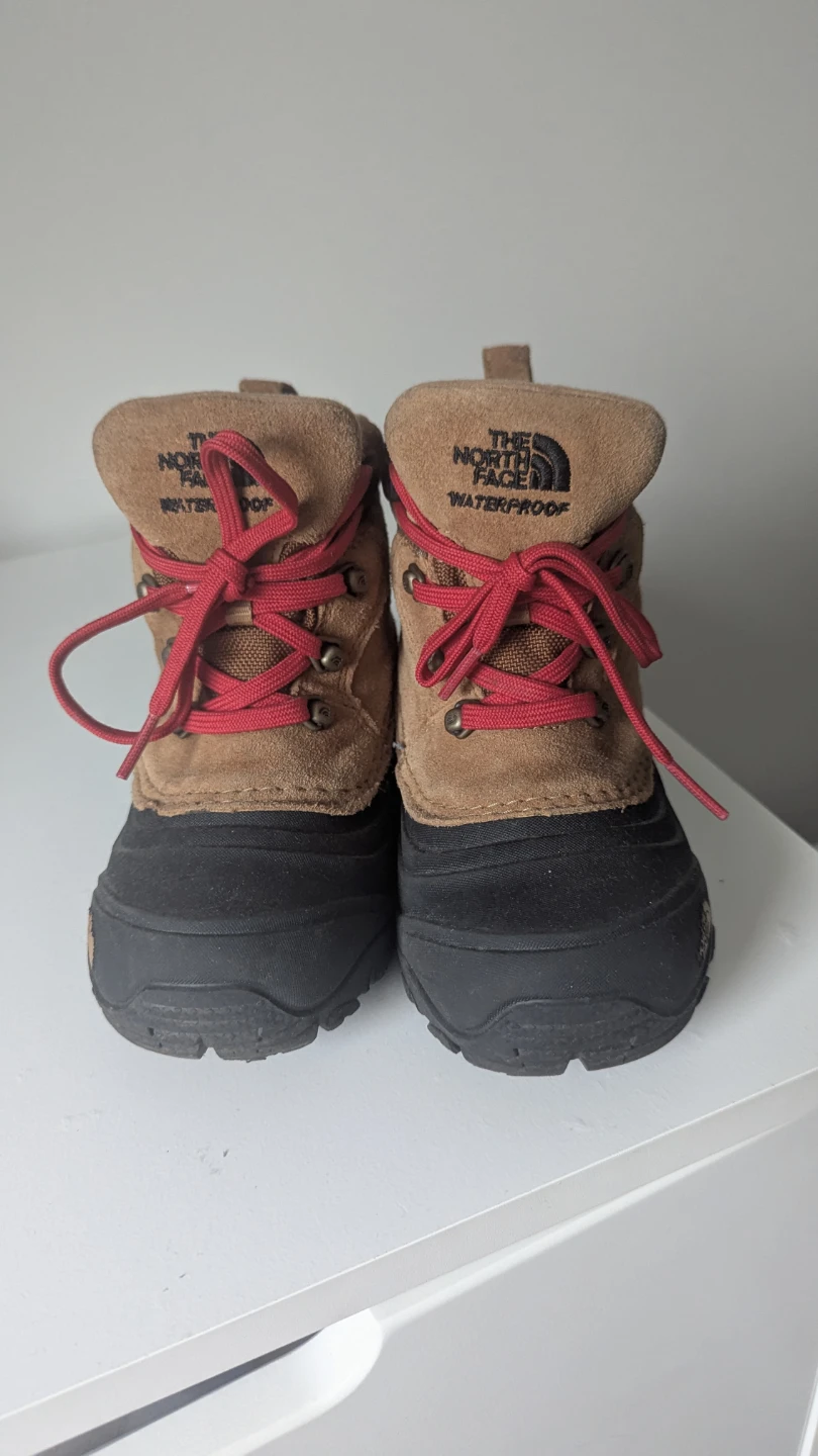 The North Face Waterproof Winter Boots – Kids US 12 - photo 2