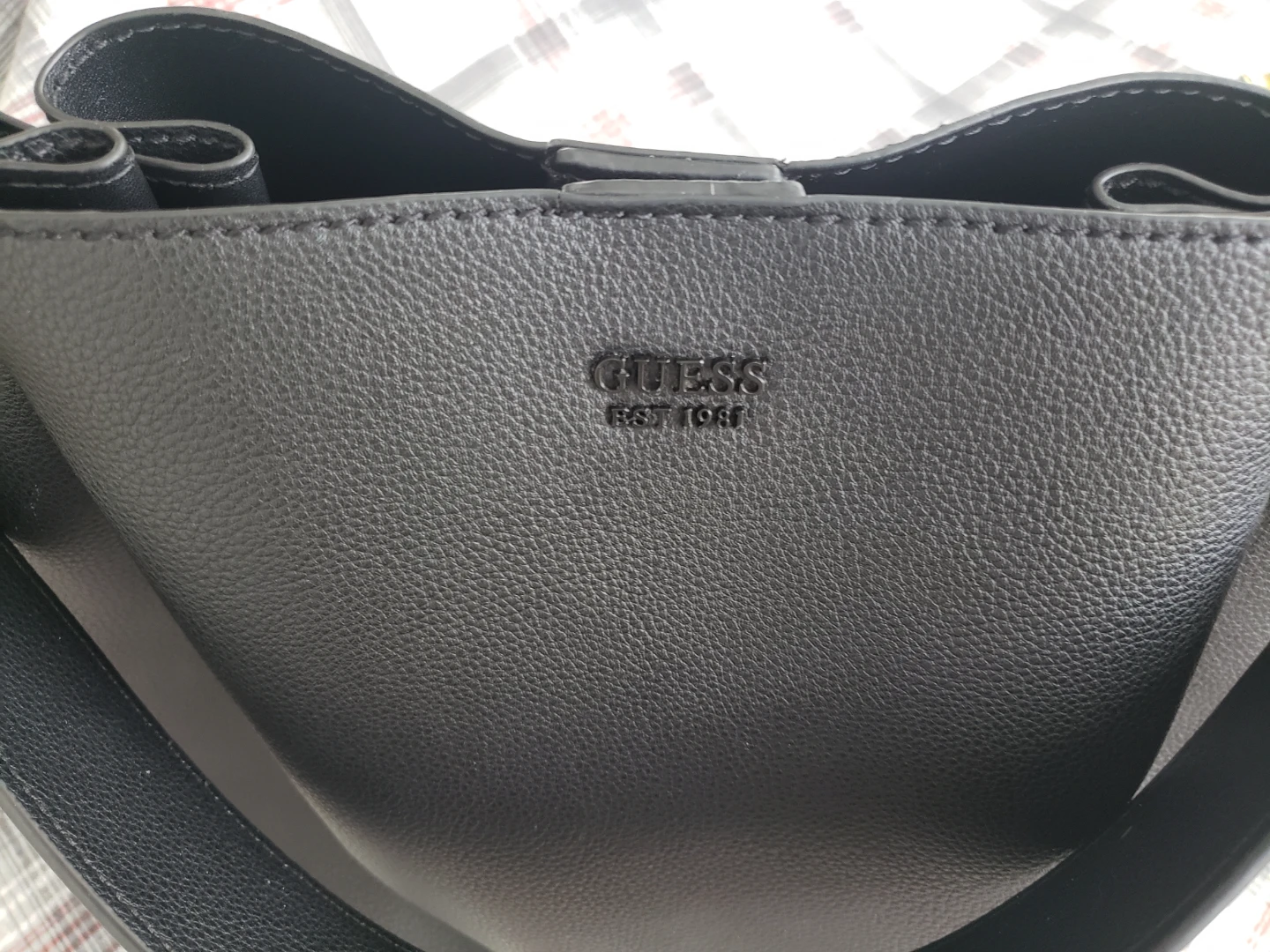 Black Guess Bucket Bag - photo 4