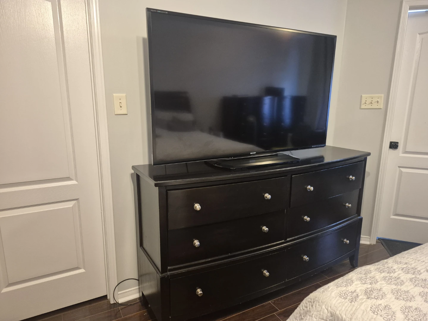 Solid wood Black 6-Drawer Dresser/ TV Stand