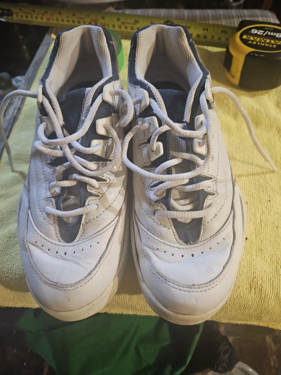 White Nike running shoes - photo 2