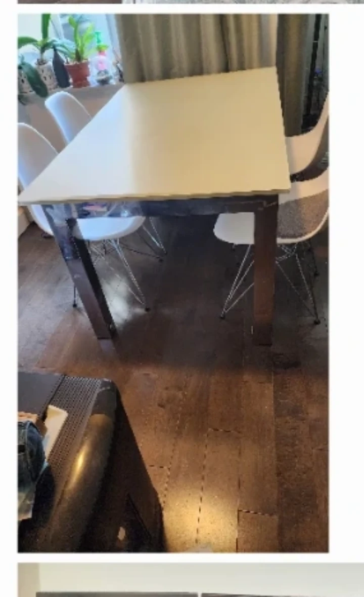 Modern Knockoffs Ghost table with 4  whitechairs