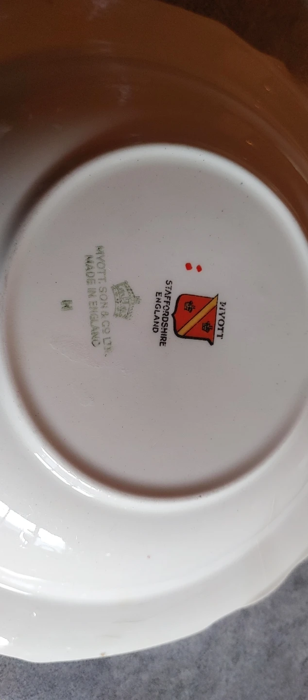 Pivott Staffordshire England Serving Bowl - photo 2