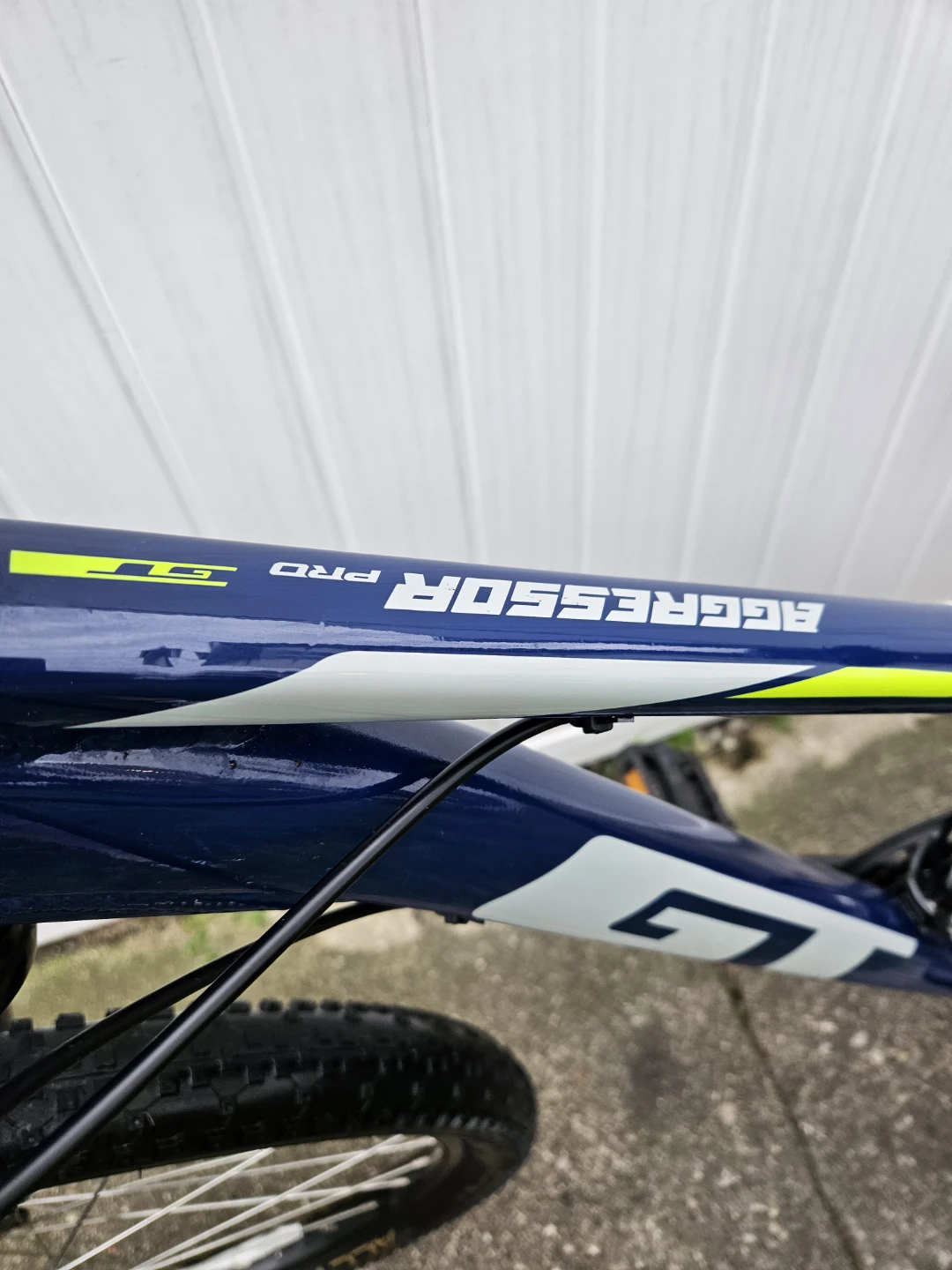 GT Agressor Pro Mountain Bike - photo 3