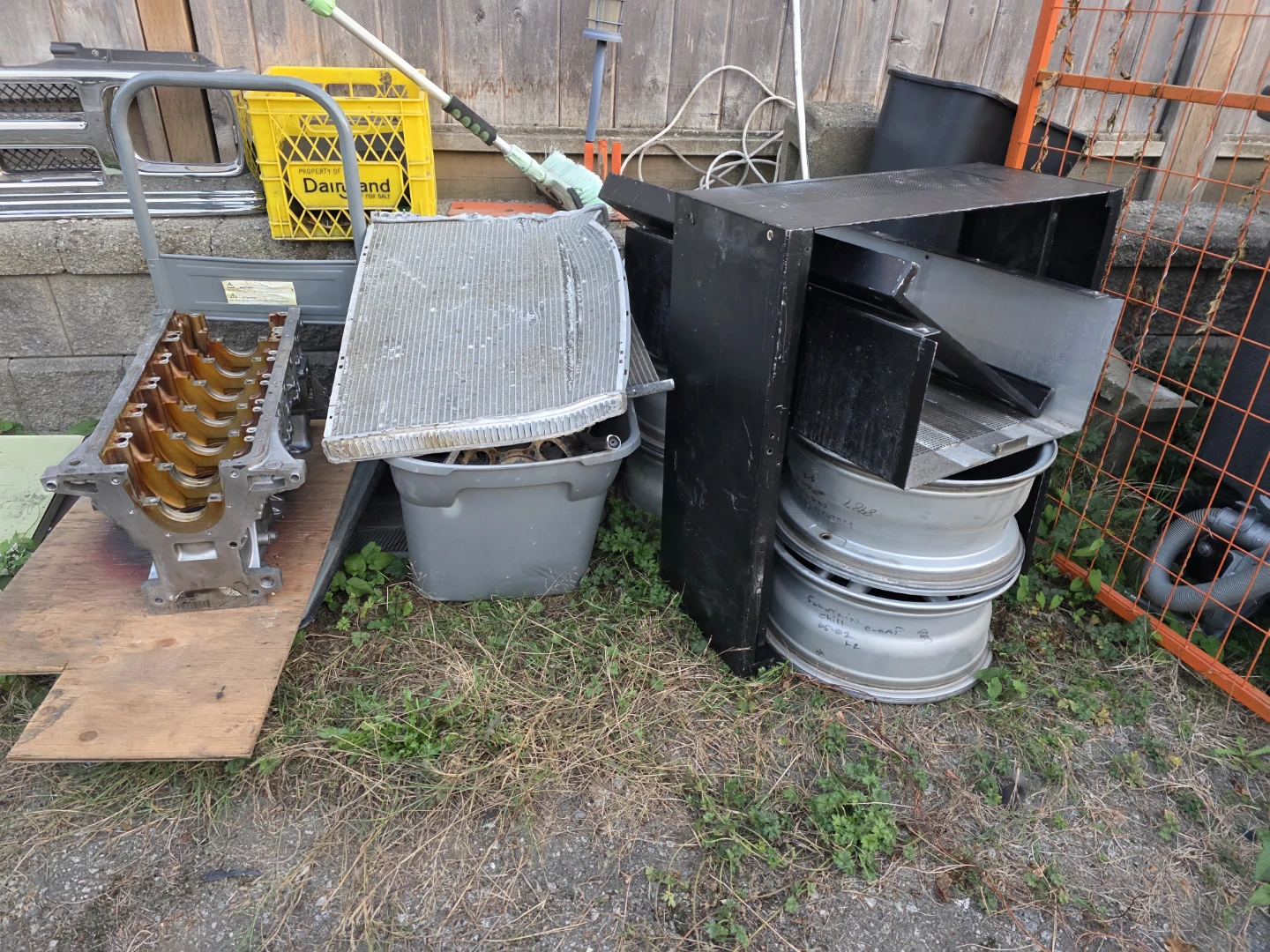 Scrap metal pick up Free.