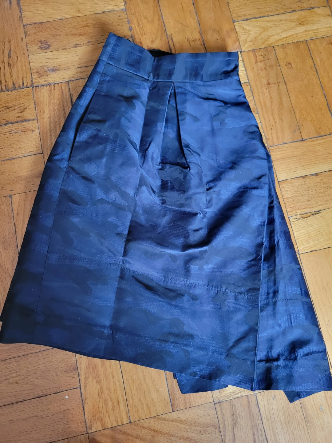 Banana Republic Petite Black Camo Skirt Size 8