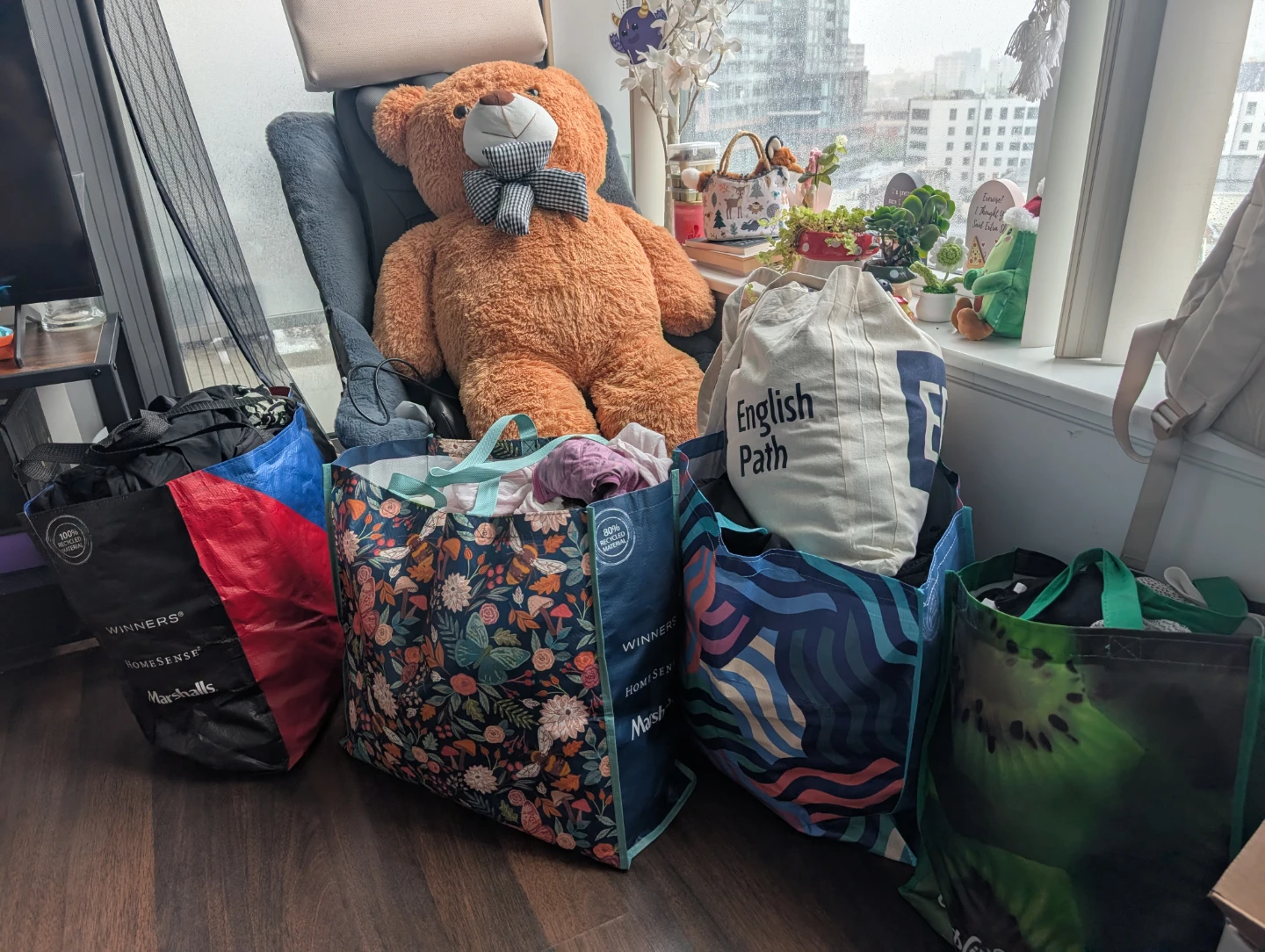 4 bags of clothes