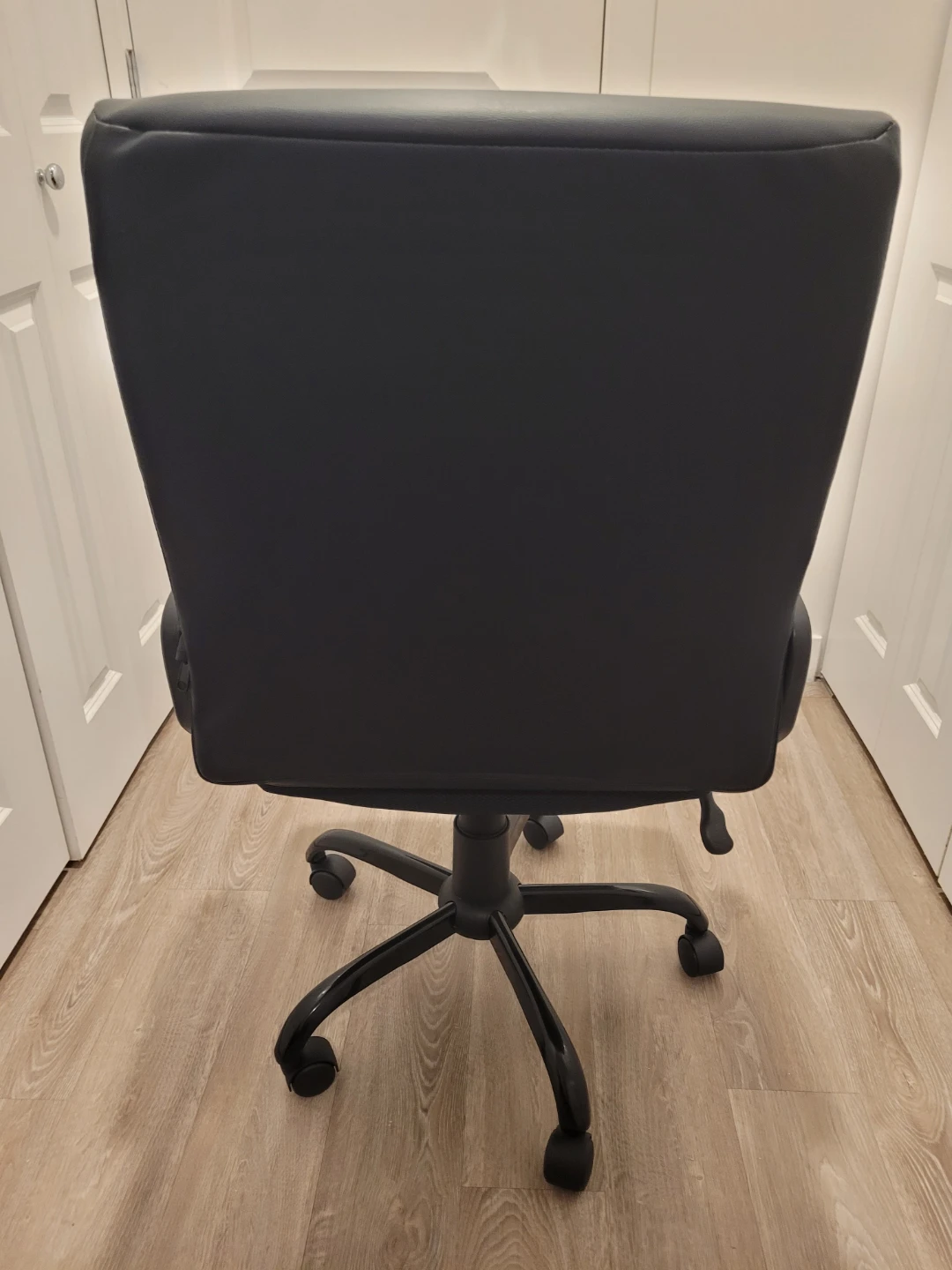Black Executive Office Chair - photo 3