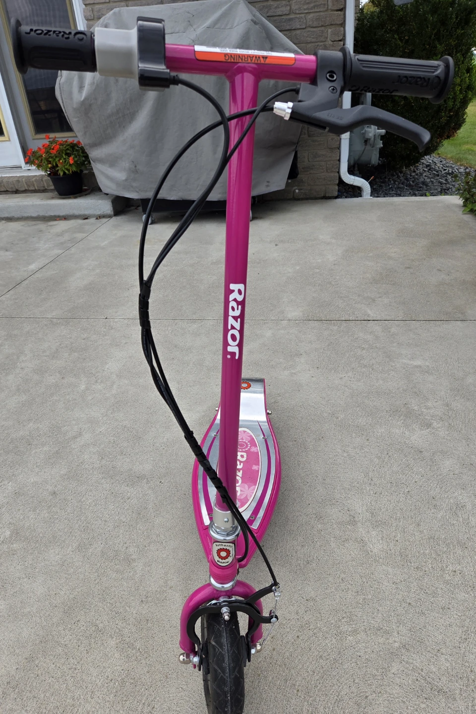 Razor E100 Electric Scooter - photo 2