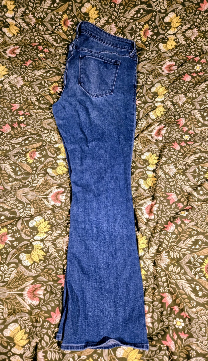 Old Navy Mid-Rise Bootcut Jeans - Size 16 - photo 2