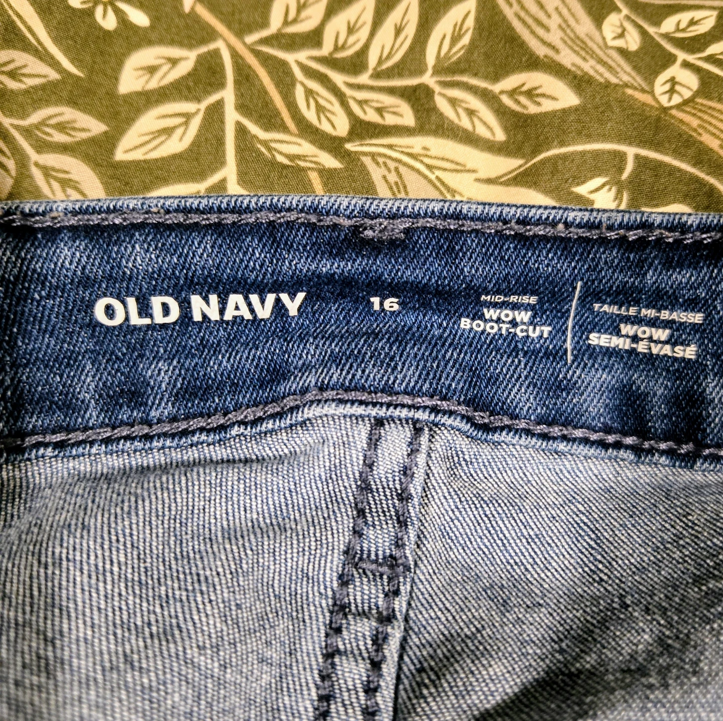 Old Navy Mid-Rise Bootcut Jeans - Size 16 - photo 3