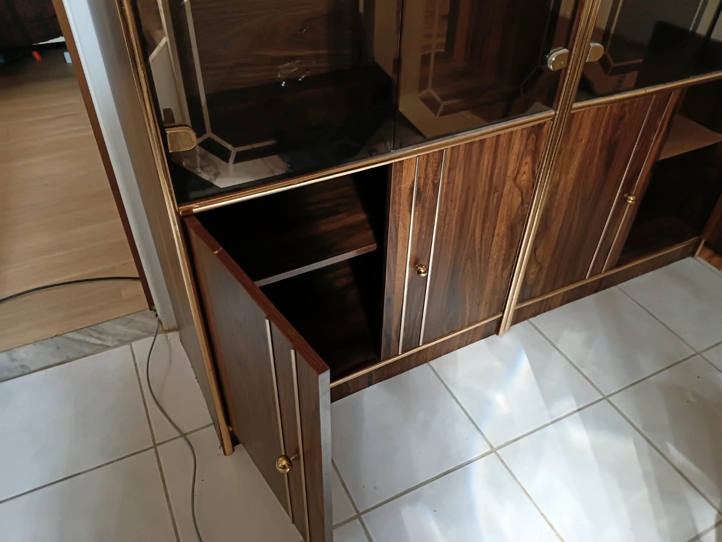 Vintage Display Cabinet with Glass Doors - photo 5
