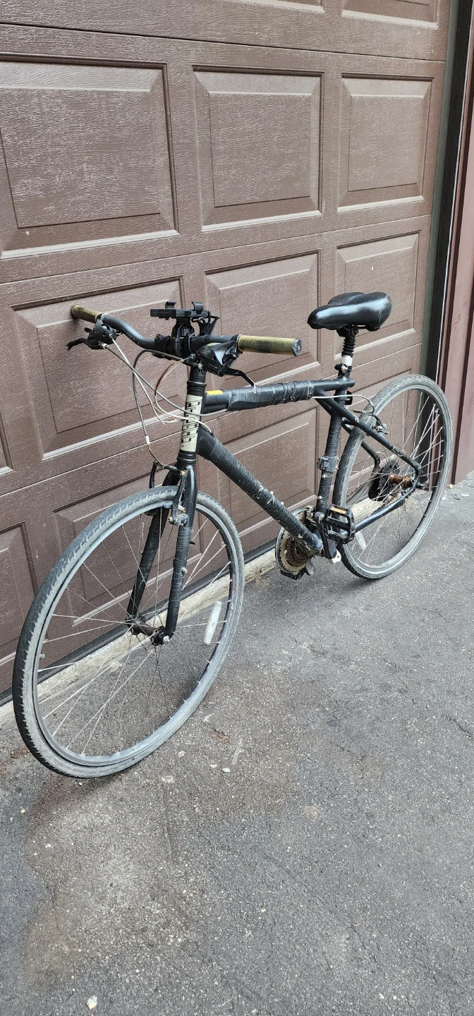 GT Mountain Bike - Very Light Bike - photo 3